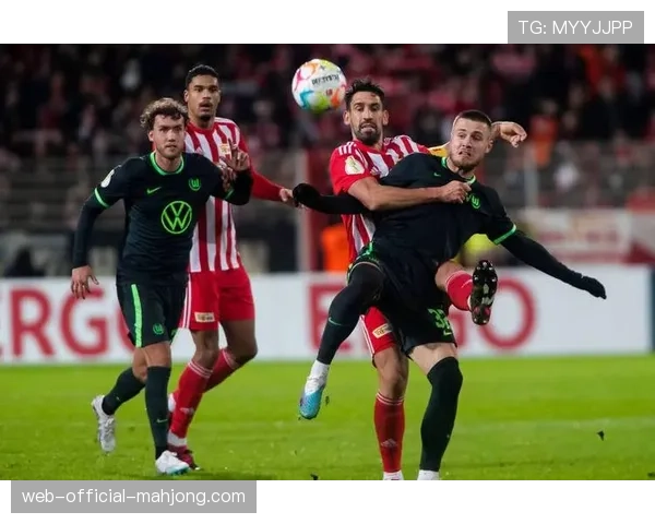 德甲第27轮焦点战落幕，榜首格局清晰但冷门频发